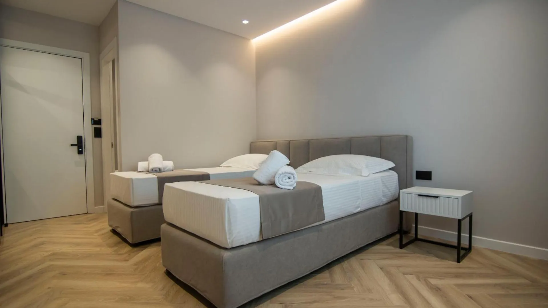 Mina Luxury Rooms Tirana 0*,