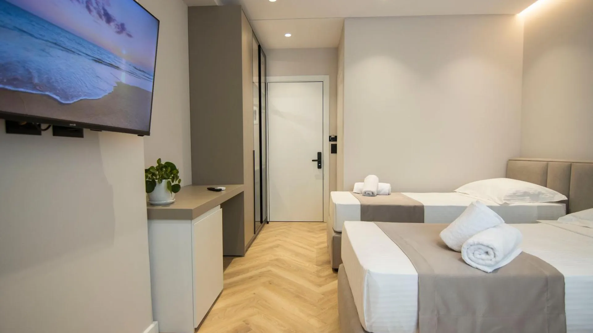 Mina Luxury Rooms Tirana 0*,