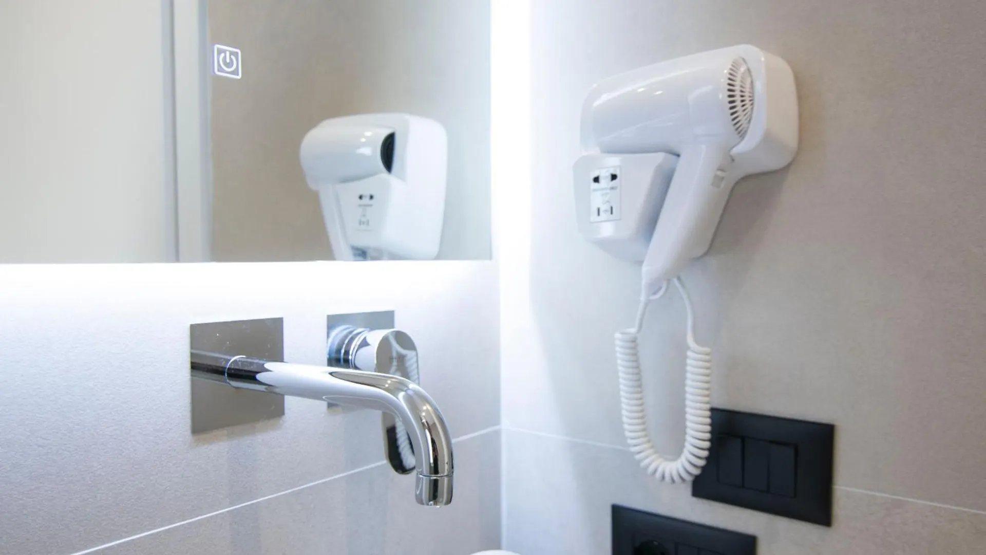 Mina Luxury Rooms ティラナ アパート