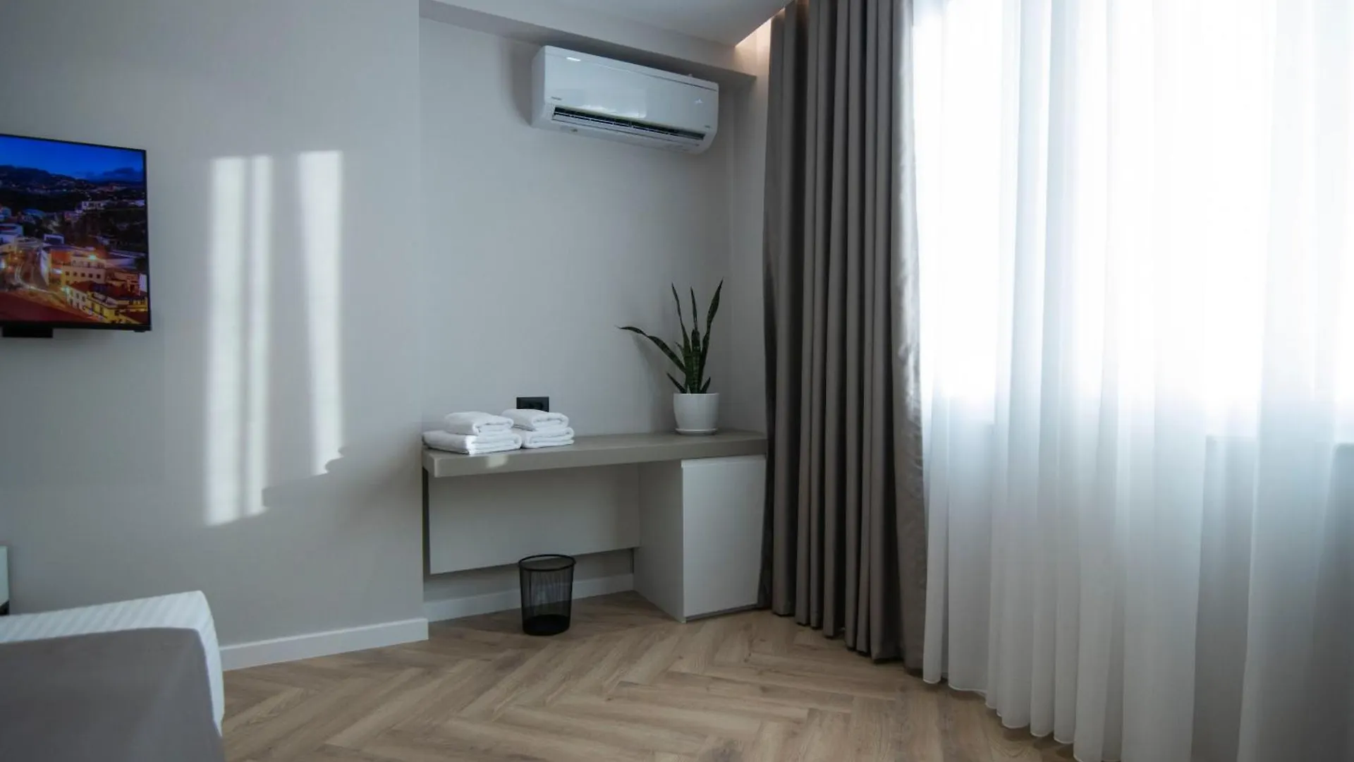Mina Luxury Rooms ティラナ 0*,  アルバニア