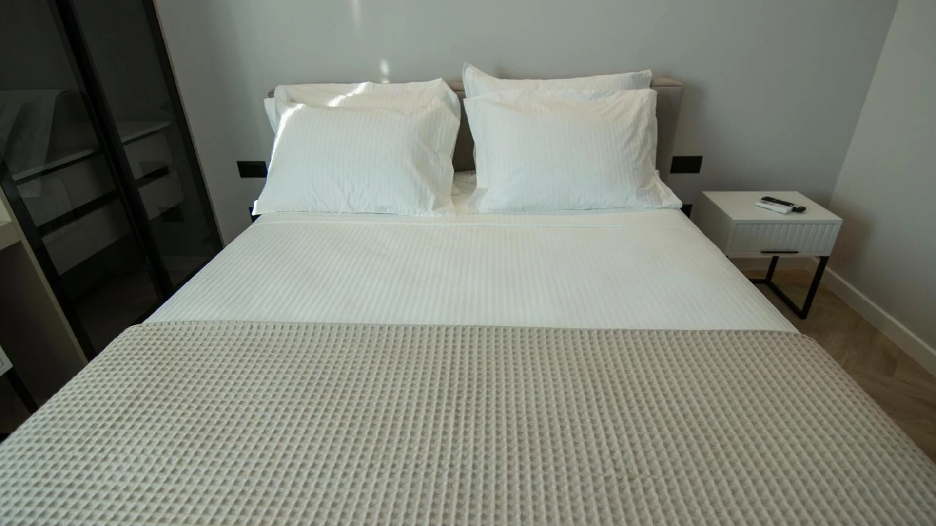 Mina Luxury Rooms ティラナ アルバニア